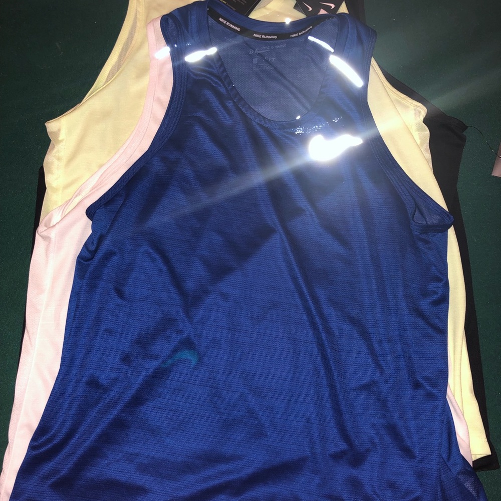 Lot Nike Tank Tops